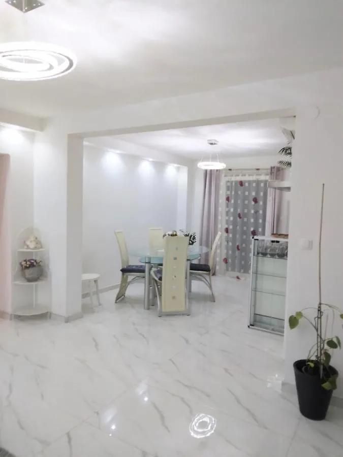 טרוגיר Apartmani Lastro